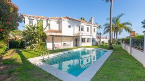 Villa en venta en El Rosario, Marbella Este