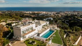 Villa for sale in Los Reales - Sierra Estepona, Altos de Estepona