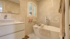 Penthouse for sale in Las Terrazas de Santa Maria Golf, Marbella East