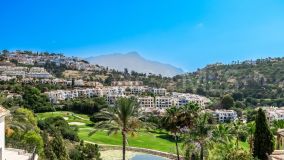 Villa en venta en Los Arqueros, Benahavis