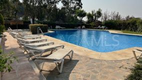 Apartamento en venta en Benahavis