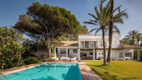 Villa en venta en Los Monteros, Marbella Este