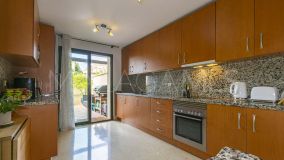 Markplanslägenhet for sale in Los Capanes del Golf, Benahavis