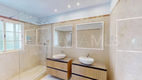 House for sale in Monte Biarritz, Estepona East