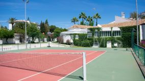 Villa for sale in Nueva Andalucia, Marbella