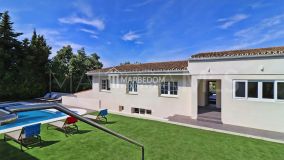 Villa en venta en Nueva Andalucia, Marbella