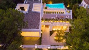 Villa for sale in Nueva Andalucia, Marbella
