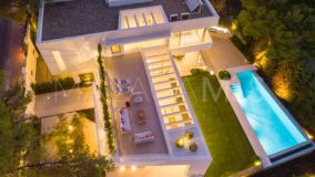Villa for sale in Nueva Andalucia, Marbella