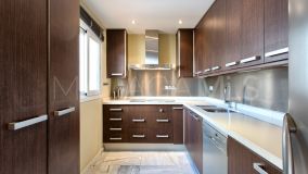 Lägenhet for sale in Nueva Andalucia, Marbella