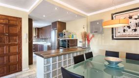 Lägenhet for sale in Nueva Andalucia, Marbella