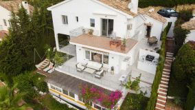 Villa for sale in El Paraiso, Estepona Est
