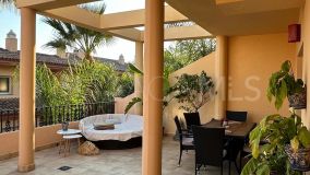 Apartamento en venta en Nueva Andalucia, Marbella