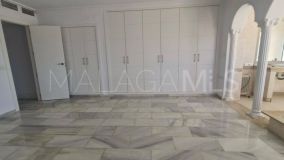 Villa for sale in La Duquesa, Manilva