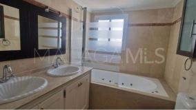 Villa for sale in La Duquesa, Manilva