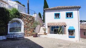 Hus i byn for sale in El Madroñal, Benahavis