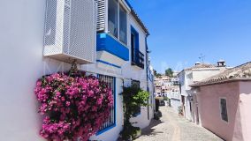 Hus i byn for sale in El Madroñal, Benahavis