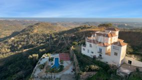 Villa en venta en Estepona