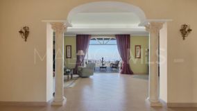 Villa en venta en Estepona