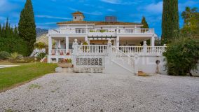 Villa for sale in Valdeolletas, Marbella City