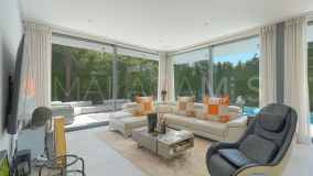 Villa en venta en Nueva Atalaya, Estepona Este