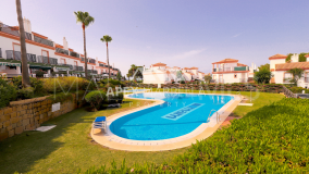 Adosado en venta en Cabopino, Marbella Este