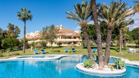 Lägenhet for sale in Country Club Las Brisas, Nueva Andalucia