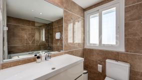 Apartamento en venta en Benahavis