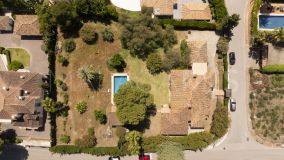 Villa for sale in El Paraiso, Estepona East