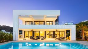 Villa for sale in Nueva Andalucia, Marbella