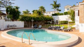 Villa en venta en Seghers, Estepona