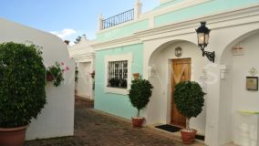 Adosado en venta en Aloha Pueblo, Nueva Andalucia