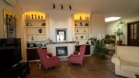 Villa for sale in Pinares de San Antón, Malaga - Este