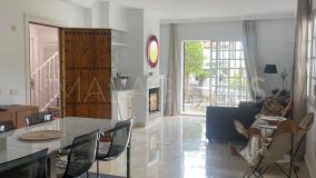 Markplanslägenhet for sale in Aloha Pueblo, Nueva Andalucia