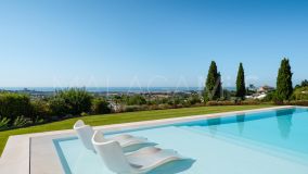 Villa for sale in El Herrojo, Benahavis