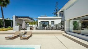 Villa en venta en Nueva Andalucia, Marbella
