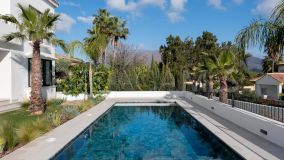 Villa for sale in Estepona