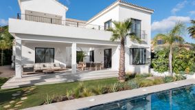 Villa for sale in Estepona