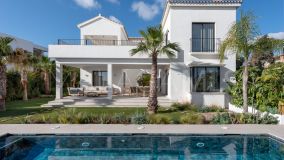 Villa for sale in Estepona