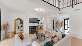 Villa for sale in Monte Biarritz, Estepona East