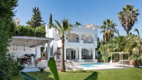Villa for sale in Nueva Andalucia, Marbella