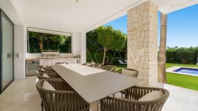 Villa for sale in Los Olivos, Nueva Andalucia