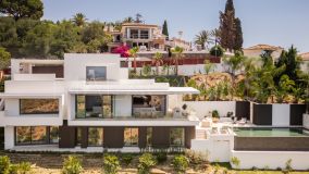 Villa for sale in El Rosario, Marbella East