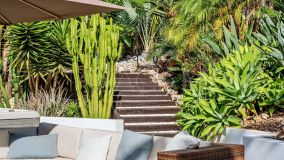 Villa for sale in El Rosario, Marbella East