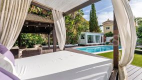 Villa for sale in El Rosario, Marbella East