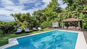 Villa for sale in El Rosario, Marbella East