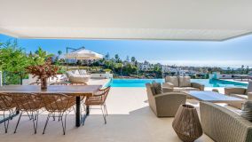 Villa for sale in La Resina Golf, Estepona East