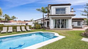 Villa en venta en Las Chapas, Marbella Este