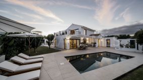 Villa zu verkaufen in Linda Vista Baja, San Pedro de Alcantara