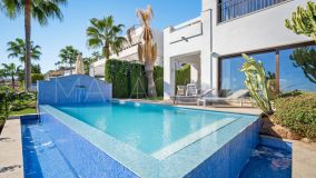 Villa for sale in El Paraiso, Estepona East