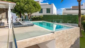 Villa en venta en Las Chapas, Marbella Este